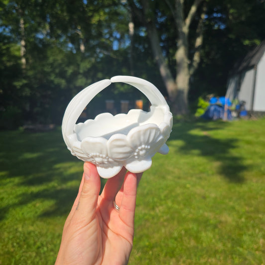 Daisy Dish - Westmorland Milk Glass